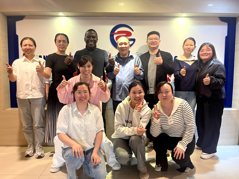 Tanzania clients visit the company to sign a drilling rig order