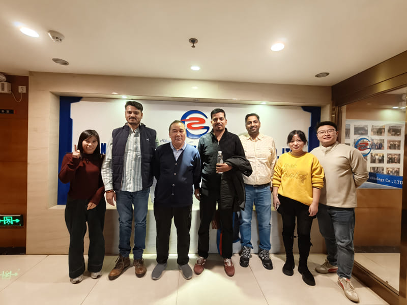 Indian customers visit company for sign order of the borehole drilling machine