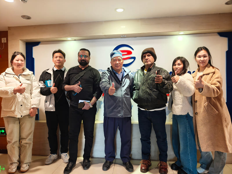 Pakistan clients visit the company to sign a water well drilling rig order