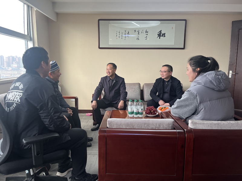 The leadership of the Lengshuitan District Bureau of Commerce paid a guidance visit to the company